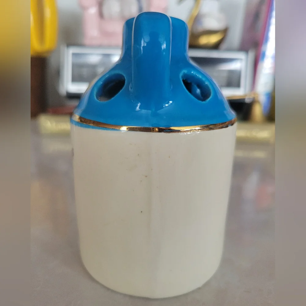 Blue and White Churchill Downs Pencil Holder